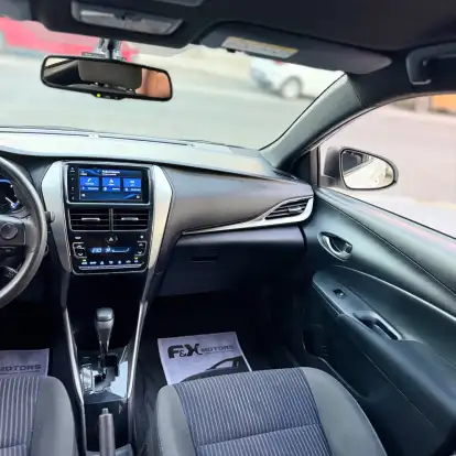 TOYOTA-YARIS-2018