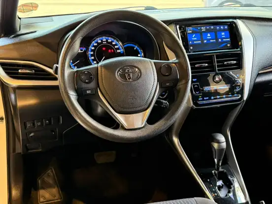 TOYOTA-YARIS-2018