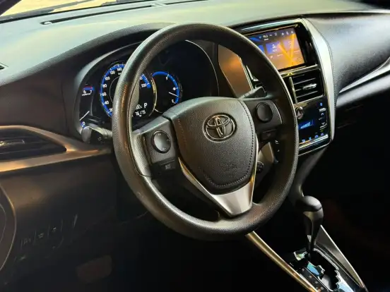 TOYOTA-YARIS-2018