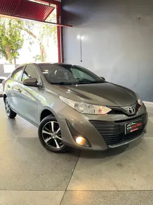 TOYOTA-YARIS-2019
