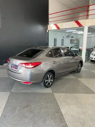 TOYOTA-YARIS-2019