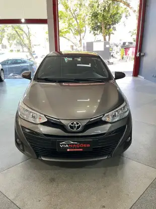 TOYOTA-YARIS-2019