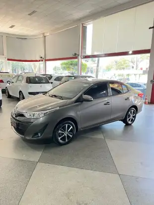 TOYOTA-YARIS-2019