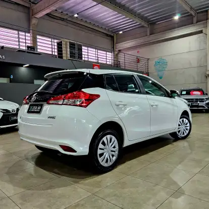 TOYOTA-YARIS-2024