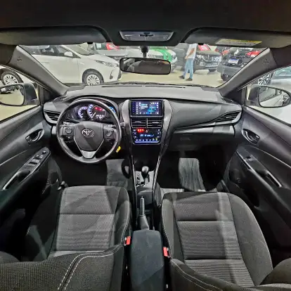 TOYOTA-YARIS-2024