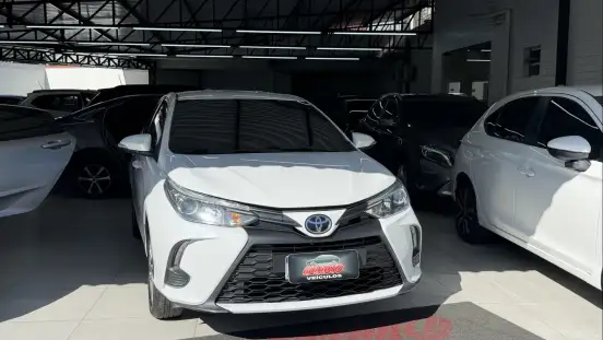TOYOTA-YARIS-2023