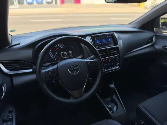 TOYOTA-YARIS-2023