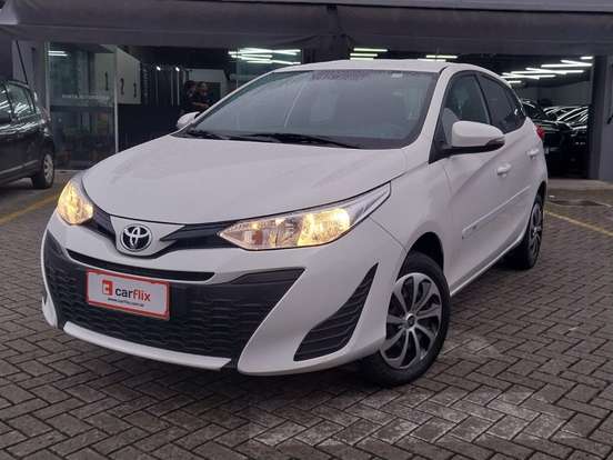TOYOTA-YARIS-2021