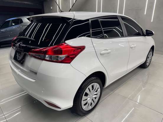 TOYOTA-YARIS-2020