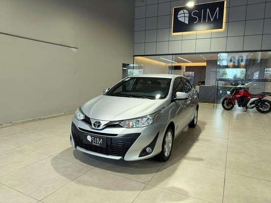 TOYOTA-YARIS-2018