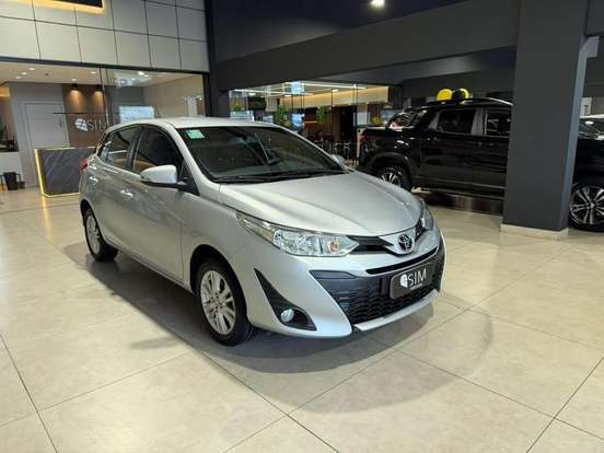 TOYOTA-YARIS-2018