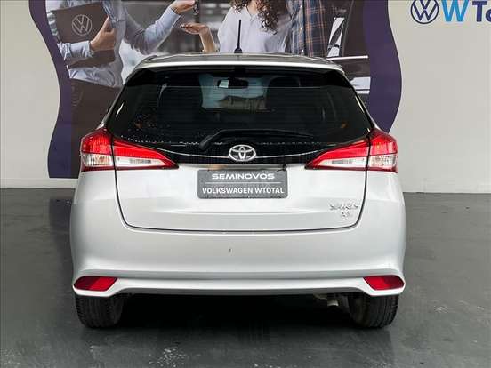 TOYOTA-YARIS-2020