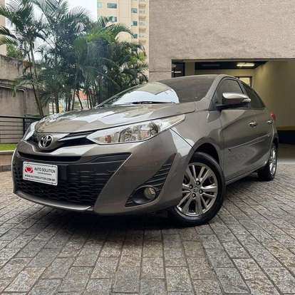 TOYOTA-YARIS-2019