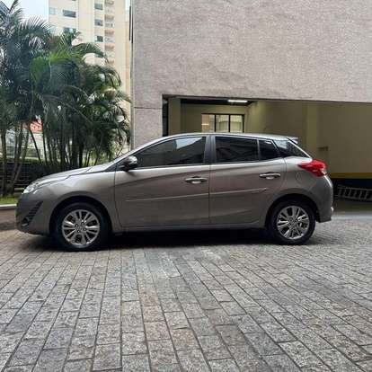 TOYOTA-YARIS-2019