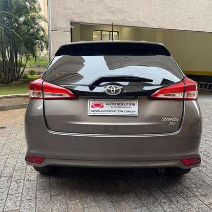 TOYOTA-YARIS-2019