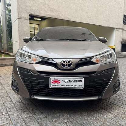 TOYOTA-YARIS-2019