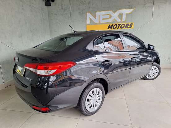TOYOTA-YARIS-2019