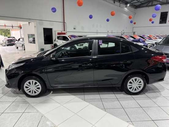 TOYOTA-YARIS-2024