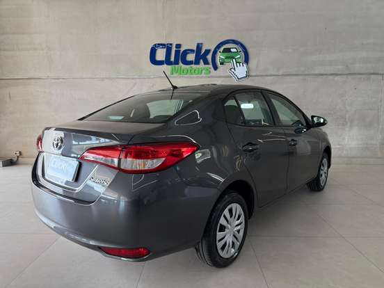 TOYOTA-YARIS-2024