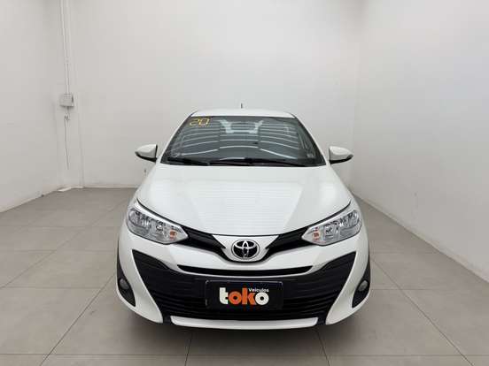 TOYOTA-YARIS-2019