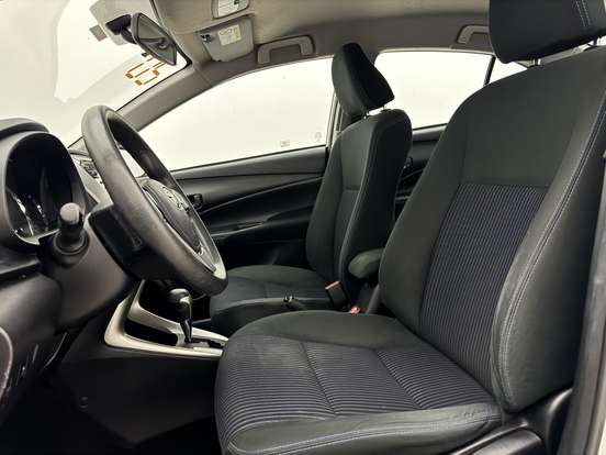 TOYOTA-YARIS-2019