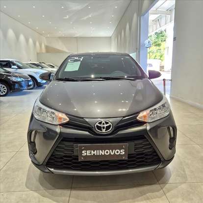TOYOTA-YARIS-2024