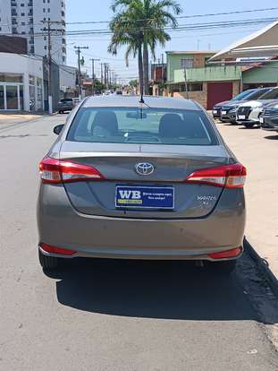 TOYOTA-YARIS-2020