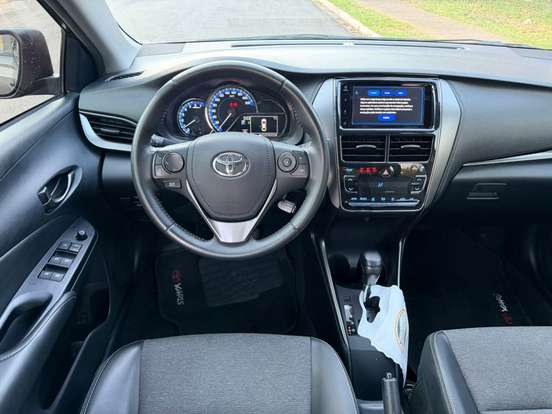 TOYOTA-YARIS-2022