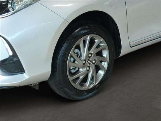 TOYOTA-YARIS-2023