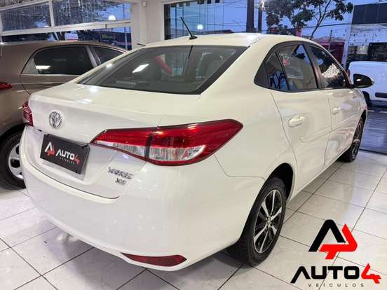 TOYOTA-YARIS-2020