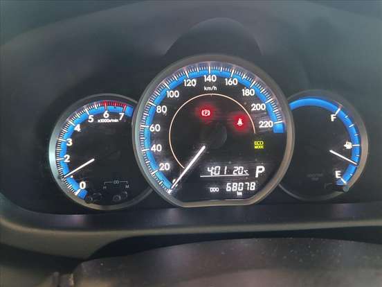 TOYOTA-YARIS-2022