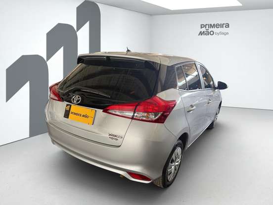 TOYOTA-YARIS-2024