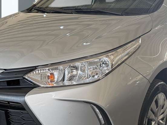 TOYOTA-YARIS-2024