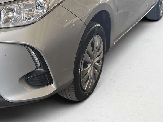 TOYOTA-YARIS-2024