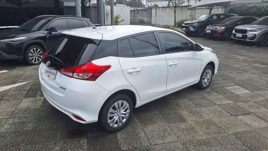 TOYOTA-YARIS-2024