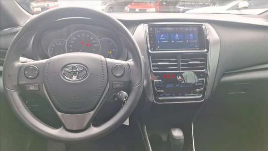 TOYOTA-YARIS-2024