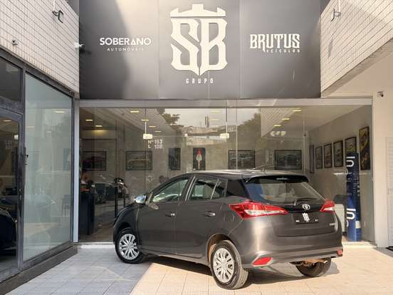 TOYOTA-YARIS-2024