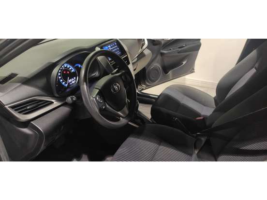 TOYOTA-YARIS-2021