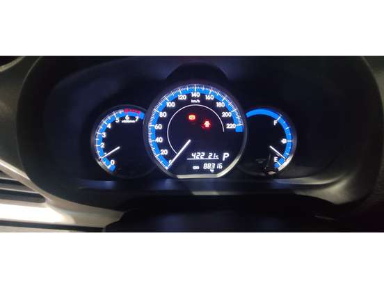 TOYOTA-YARIS-2021