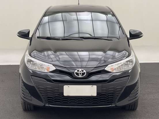 TOYOTA-YARIS-2021