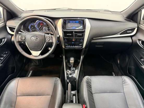 TOYOTA-YARIS-2018