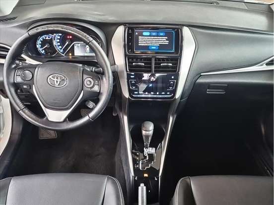 TOYOTA-YARIS-2020