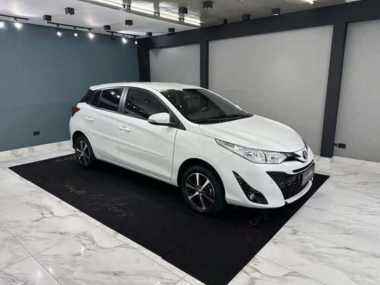 TOYOTA-YARIS-2021