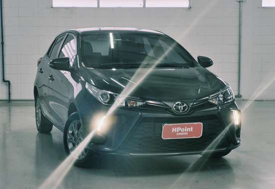 TOYOTA-YARIS-2022