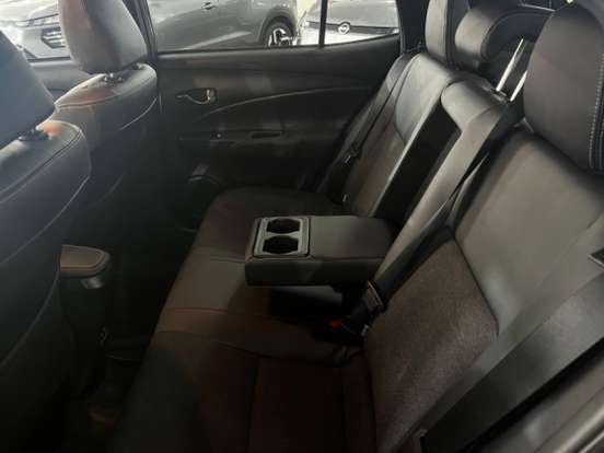 TOYOTA-YARIS-2024