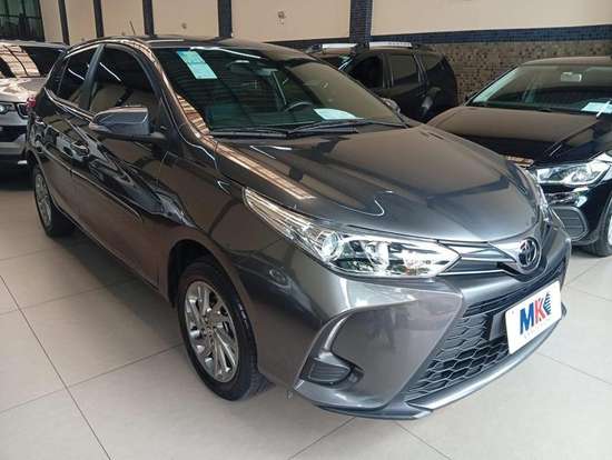 TOYOTA-YARIS-2024