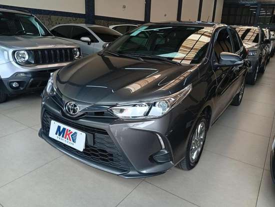 TOYOTA-YARIS-2024