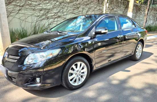 TOYOTA-COROLLA-2010