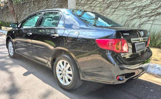 TOYOTA-COROLLA-2010