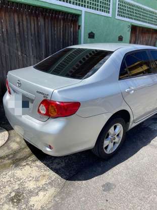 TOYOTA-COROLLA-2011